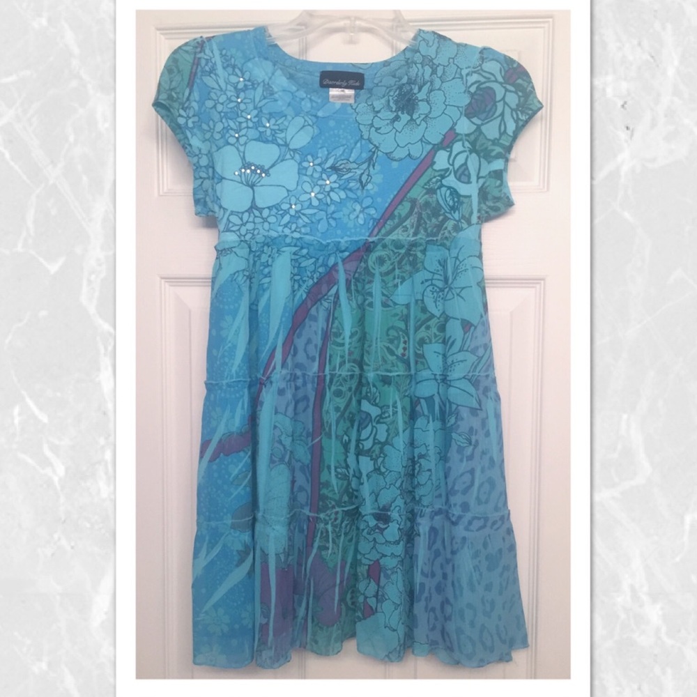 Flowery girls dress!